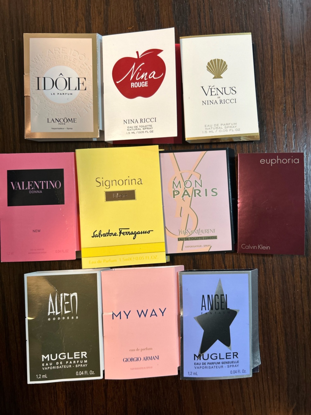 10 pieces women’s samples collection